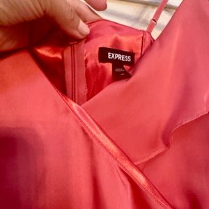 Beautiful dusty pink maxi dress with adjustable straps and satin lined.